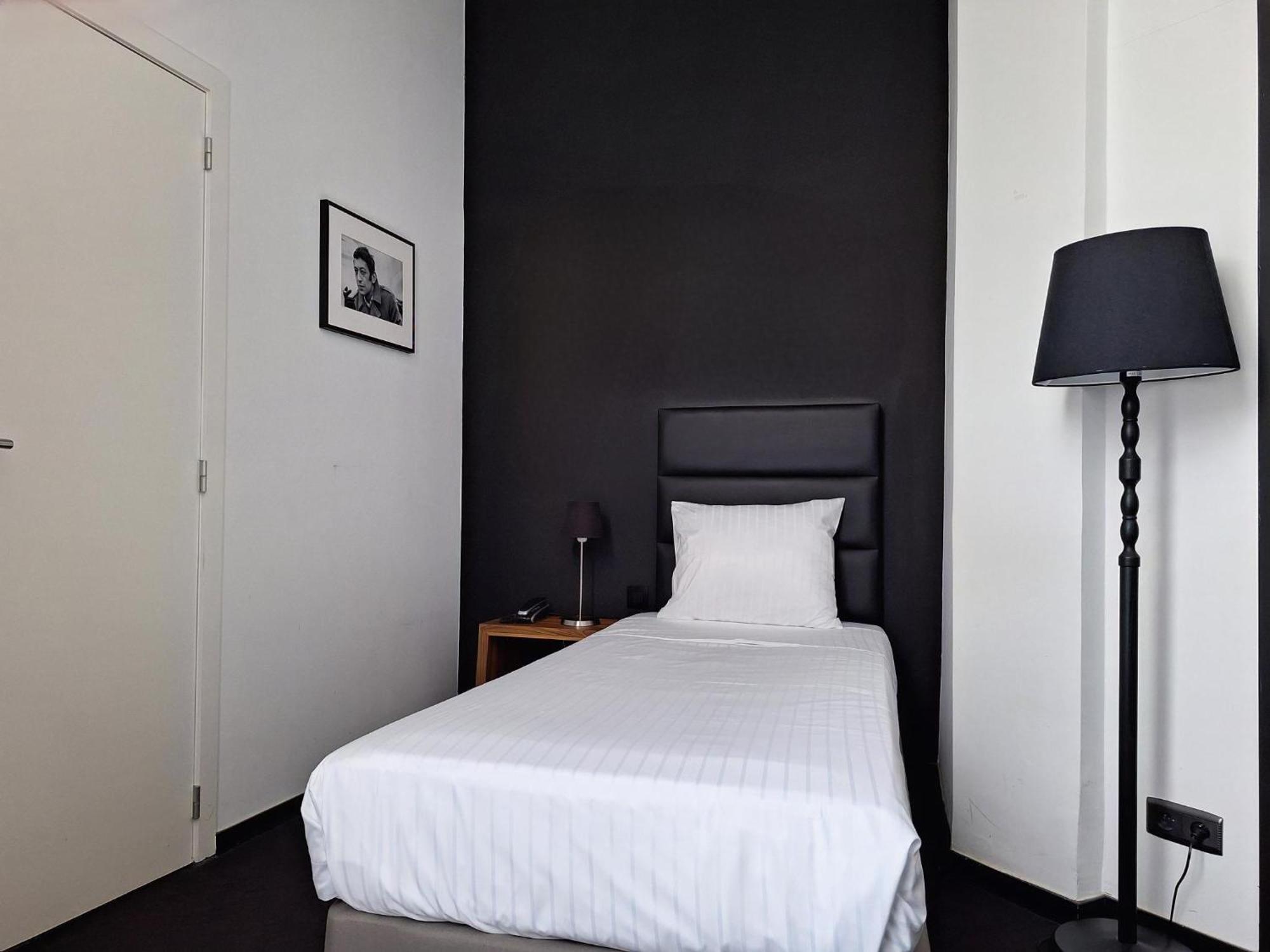 Hotel St James Mons Esterno foto
